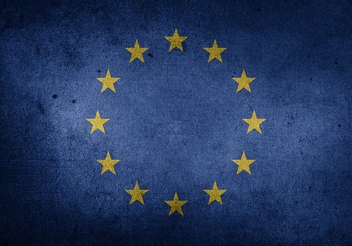 Η ΕΕ σταματά την ασυδοσία στις αφορολόγητες διαδικτυακές αγορές