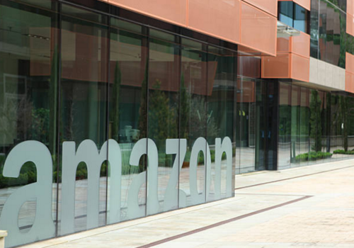 Η Γαλλία θέλει να επιβάλει πρόστιμο στην Amazon για κατάχρηση δεσπόζουσας θέσης