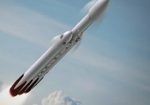 Το Falcon Heavy της SpaceX θα μεταφέρει ένα Tesla Roadster στο πρώτο του ταξίδι προς τον Άρη