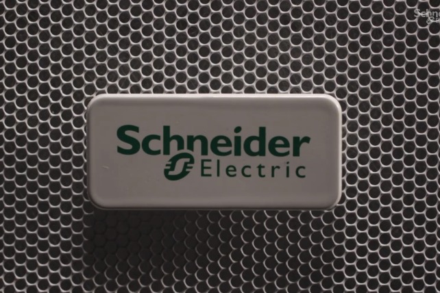 Η Schneider Electric παρουσιάζει στρατηγική ηλεκτροδότησης των επιχειρήσεων 4 βημάτων