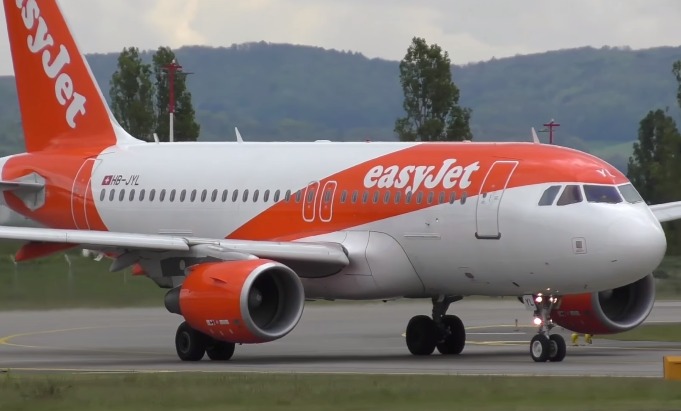 Η βρετανική αεροπορική εταιρεία EasyJet κατέγραψε οικονομικές ζημιές για πρώτη φορά στην ιστορία της