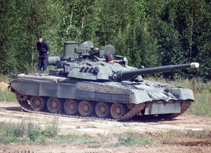Η Ρωσία χρησιμοποιεί τα άρματα μάχης T-80UE-1 στην Ουκρανία