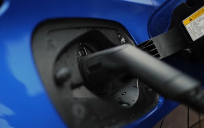 to-plug-in-hybrid-den-einai-mia-kali-endiamesi-lysi-gia-kanenan Το plug-in hybrid δεν είναι μια καλή ενδιάμεση λύση, για κανέναν