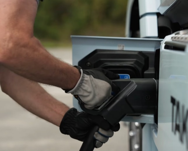 Η Γερμανία δίνει το πράσινο φως για δίκτυο ταχείας φόρτισης φορτηγών