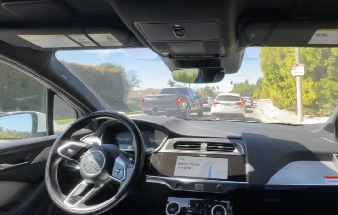 Η κυκλοφορία του ρομποταξί της Tesla φαίνεται ότι θα καθυστερήσει