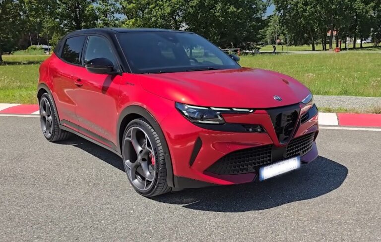 Alfa Romeo Junior 2024: Όλες οι εκδόσεις και οι τιμές του B-SUV