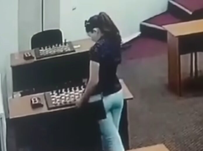 rosida-skakistria-dilitiriase-tin-antipalo-tis Ρωσίδα σκακίστρια δηλητηρίασε την αντίπαλό της