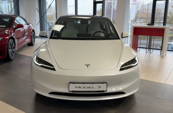Κριτική στην Tesla για την αύξηση τιμής του Model 3 παρά τη μείωση δασμών