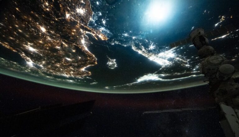 Θέαμα από τον ISS: Αστροναύτης κατέγραψε την έκρηξη ενός λαμπερού πράσινου μετεωρίτη