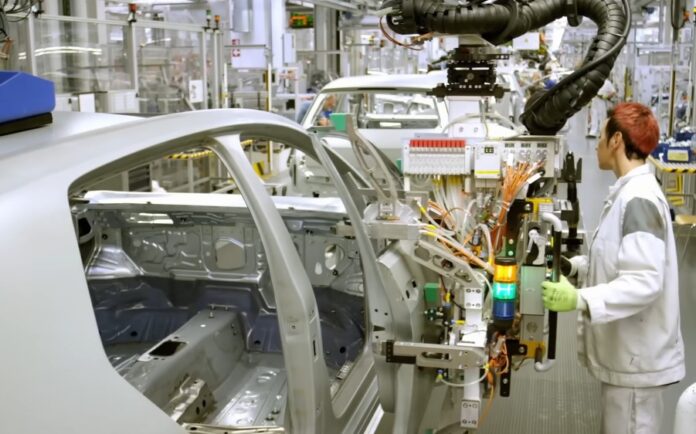 Η Volkswagen σχεδιάζει να κλείσει τουλάχιστον τρία γερμανικά εργοστάσια