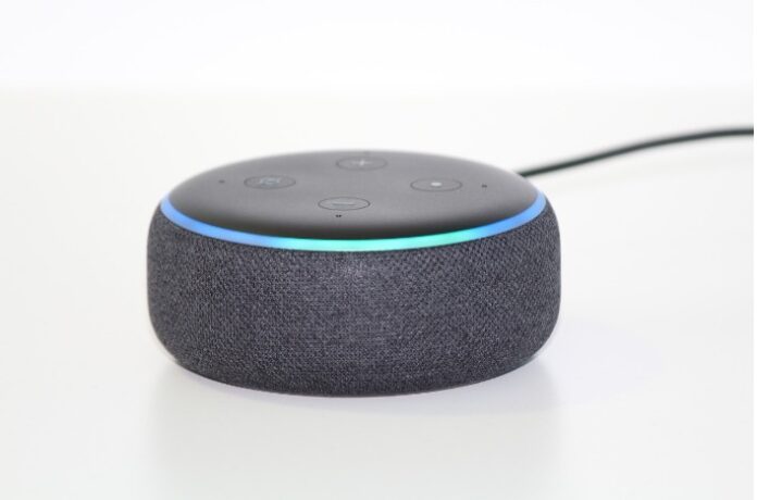 i-amazon-prepei-na-epilysei-to-provlima-ton-paraisthiseon-prin-lansarei-tin-alexa-me-dynatotites-technitis-noimosynis Η Amazon πρέπει να επιλύσει το πρόβλημα των «παραισθήσεων» πριν λανσάρει την Alexa με δυνατότητες τεχνητής νοημοσύνης