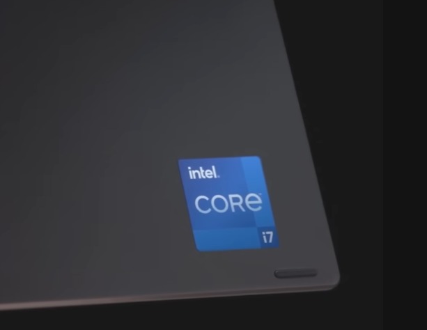 Η Intel ξεπέρασε τις προβλέψεις εσόδων παρά τις ζημίες του τέταρτου τριμήνου