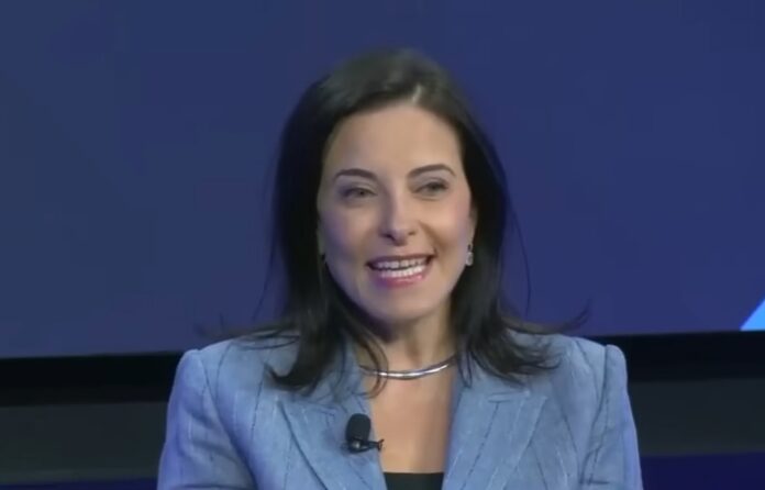 Η Meta προσέλαβε πρώην ανώτερη σύμβουλο του Τραμπ για να ηγηθεί των κυβερνητικών συνεργασιών στην Τεχνητή Νοημοσύνη