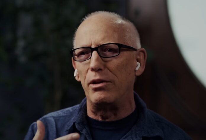 Πέθανε ο δημιουργός του Dilbert, Scott Adams, σε ηλικία 68 ετών