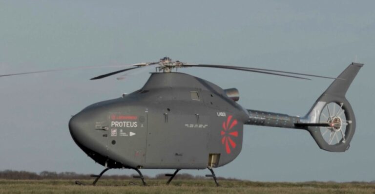 Το ελικόπτερο drone του Βασιλικού Ναυτικού έκανε την πρώτη αυτόνομη πτήση