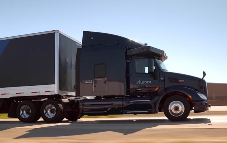 Αυτόνομα φορτηγά: η Aurora φέρνει νυχτερινές διαδρομές 15 ωρών χωρίς οδηγό