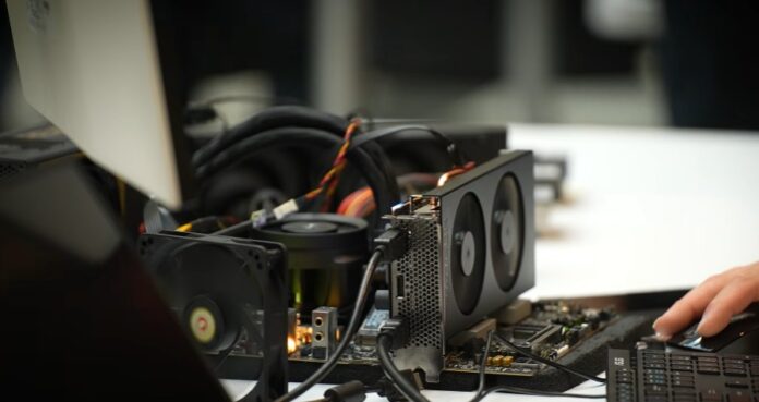 Νέο ρεκόρ overclock: Η AMD Radeon RX 9060 XT αγγίζει τα 4.7GHz